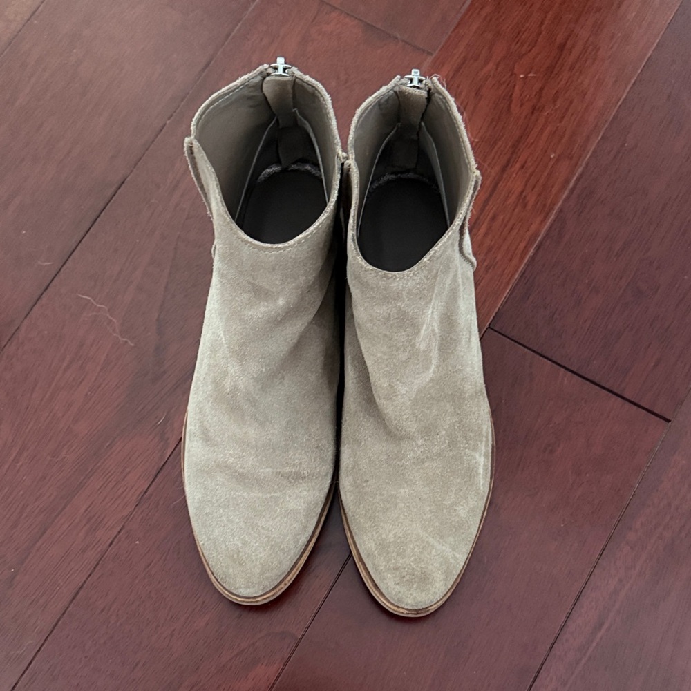 Dolce vita suede taupe ankle boots booties